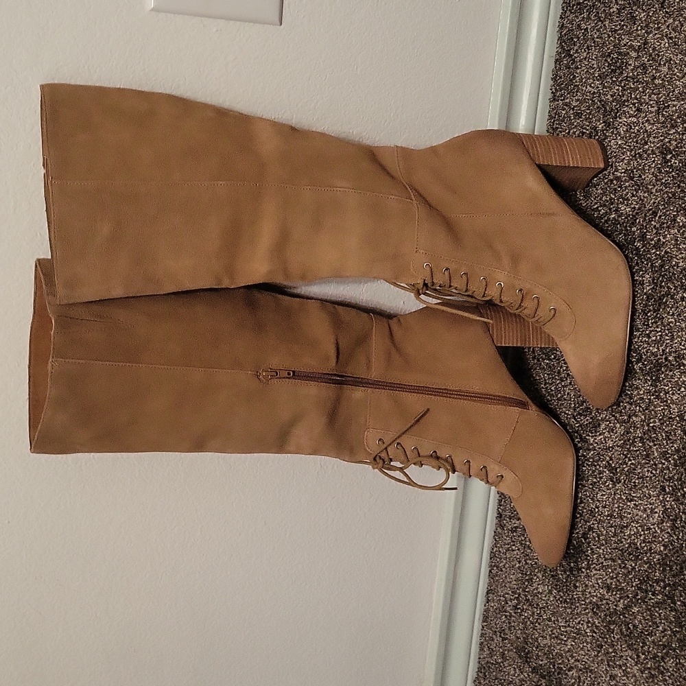 NIB Charles David Bulletin Boots sz 10